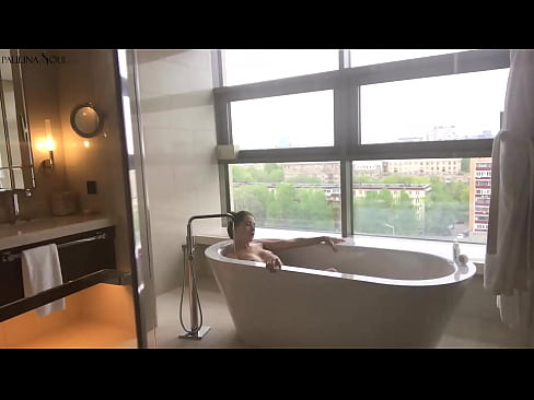 ❤️ Hiiglaslik beib kirglikult oma tussu riivimas vannitoas ❤ Pornovideo at us ☑