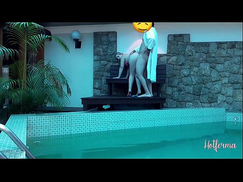❤️ Boss kutsub neiu basseini, kuid ei suutnud vastu panna kuumale ❤ Pornovideo at us ☑