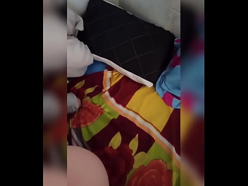 ❤️ Minu toakaaslane jääb üksi koju, sest tema abikaasa läheb puhkusele ja ma kasutan võimalust teda nussida ja täita tema perse piimaga ❤ Pornovideo at us ☑