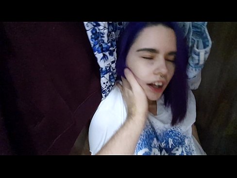 ❤️ Leidsin oma õe kapist ja aitasin tal cumida ❤ Pornovideo at us ☑